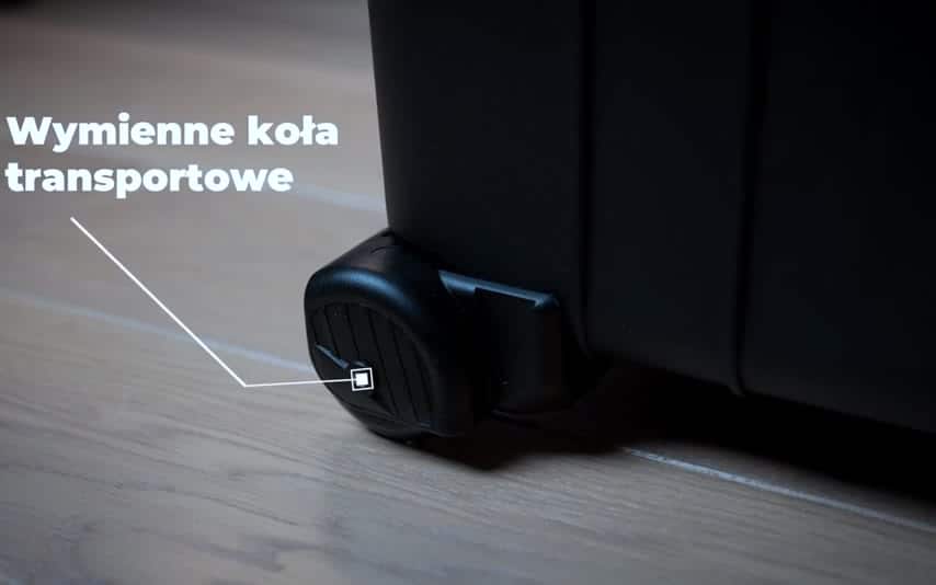 9 gogli Meta Quest poukładanych w walizce EPICase